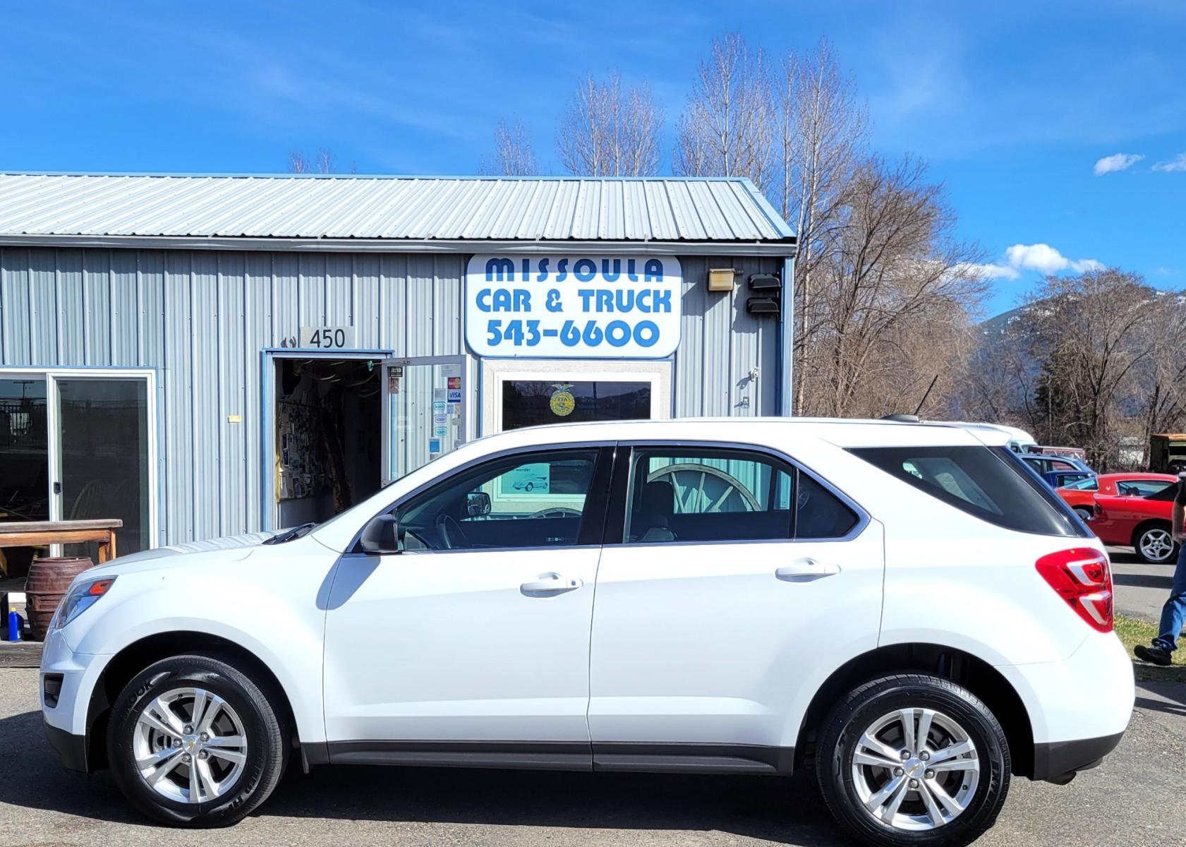 2017 White /Black Chevrolet Equinox LS 2WD (2GNALAEK3H1) with an 2.4L L4 DOHC 16V FFV engine, 6A transmission, located at 450 N Russell, Missoula, MT, 59801, (406) 543-6600, 46.874496, -114.017433 - Photo #0